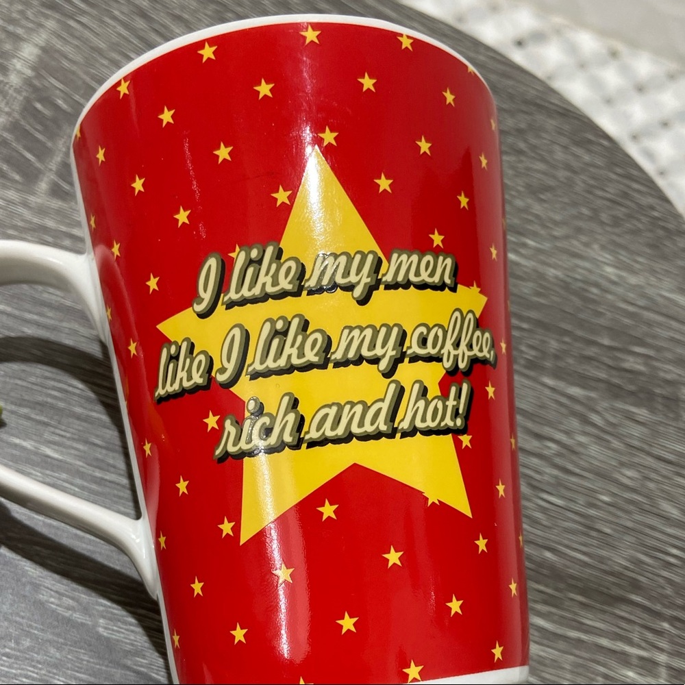Betty Boop Coffee Cup in red and yellow. - Picture 3 of 6